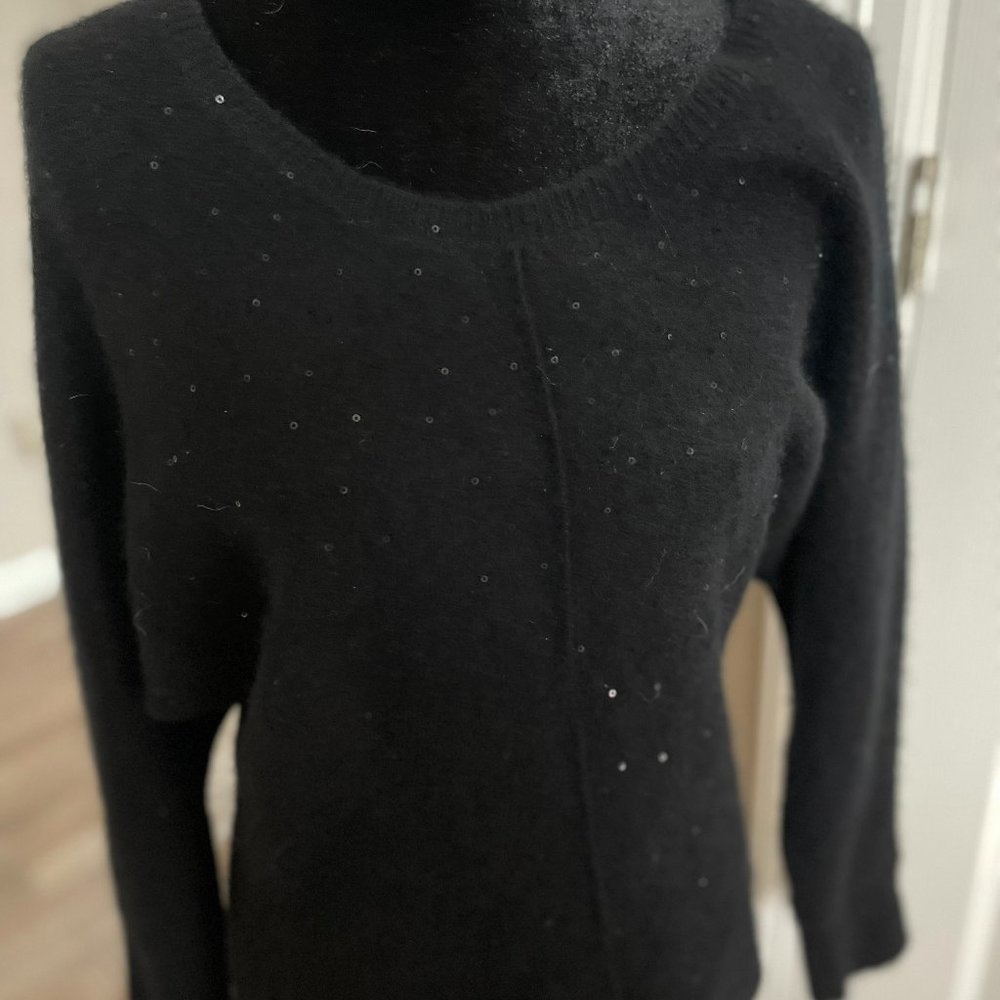 Neiman Marcus CASHMERE with sequins top  EUC